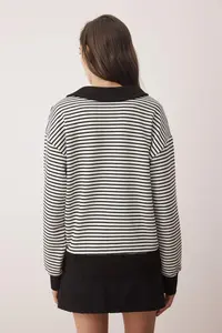 TRENDYOLMİLLA Black Striped Heart Embroidered Regular/Normal Pattern Knitting Sweatshirt - Image 8