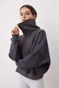 TRENDYOLMİLLA Anthracite Regular/Normal Pattern Fleece Zippered Pocket Detail Thick Knitting Sweatshirt - Image 2