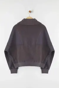 TRENDYOLMİLLA Anthracite Regular/Normal Pattern Fleece Zippered Pocket Detail Thick Knitting Sweatshirt - Image 6