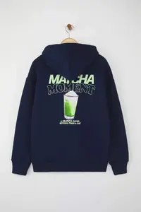 TRENDYOLMİLLA Navy Blue Overize/Wide Pattern Matcha Back Printed Thick Fleece Inside Knitting Sweatshirt - Image 5