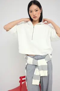 TRENDYOLMİLLA Ecru Hooded Zipper Detailed Three Quarter Sleeve Thick Knitting Sweatshirt - Image 2