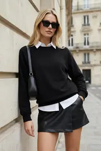 TRENDYOLMİLLA Black relaxed/Rahat Pattern Basic Raglan Sleeve Crew Neck Knitting Sweatshirt