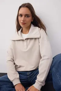 TRENDYOLMİLLA Wardrobe Essentials – Stone Polo Shirt Collar Knitting Sweatshirt | - Image 2