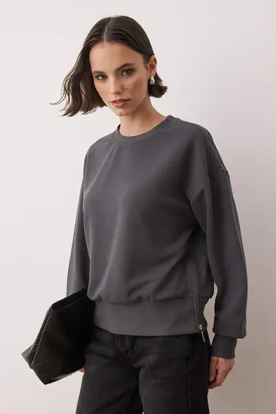 TRENDYOLMİLLA Anthracite Ribbed Regular/Normal Pattern Knitting Sweatshirt
