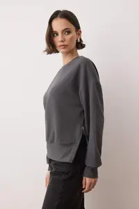 TRENDYOLMİLLA Anthracite Ribbed Regular/Normal Pattern Knitting Sweatshirt - Image 3