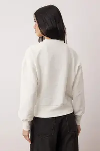 TRENDYOLMİLLA Ecru Ribbed Regular/Normal Pattern Knitting Sweatshirt - Image 4