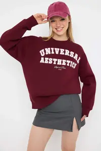 TRENDYOLMİLLA Burgundy Slogan Embroidered Oversized/Wide Pattern Knitting Sweatshirt - Image 2