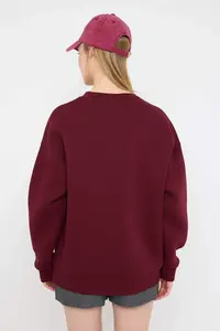 TRENDYOLMİLLA Burgundy Slogan Embroidered Oversized/Wide Pattern Knitting Sweatshirt - Image 4