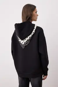 TRENDYOLMİLLA Black Scarf Detailed Hooded Knitting Sweatshirt - Image 4