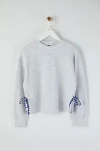 TRENDYOLMİLLA Snow Melange Ribbon Detailed Crew Neck Thick Crop Knitting Sweatshirt with Fleece Inside