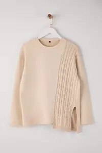 TRENDYOLMİLLA Stone Knitwear Detailed Crew Neck relaxed Knitting Sweatshirt - Image 5