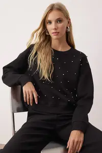 TRENDYOLMİLLA Black Stone Akseusar Detailed Crew Neck Regular Crop Knitting Sweatshirt