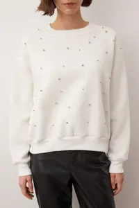 TRENDYOLMİLLA Ecru Stone Akseusar Detailed Crew Neck Regular Crop Knitting Sweatshirt - Image 3