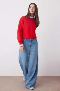 TRENDYOLMİLLA Red Thick Fleece Inside Crew Neck Crop Knitting Sweatshirt - Image 2
