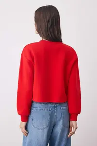 TRENDYOLMİLLA Red Thick Fleece Inside Crew Neck Crop Knitting Sweatshirt - Image 4