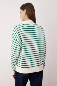 TRENDYOLMİLLA Emerald Green Striped Oversized/Wide Pattern Knitting Sweatshirt - Image 4