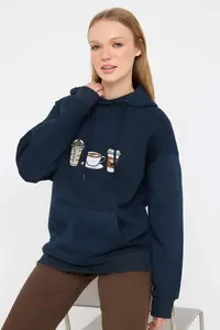 TRENDYOLMİLLA Teen Navy Blue Embroidered Oversized/Wide Pattern Hooded Knitting Sweatshirt - Image 2
