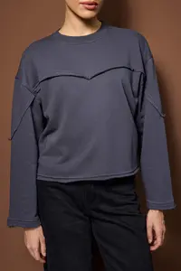 TRENDYOLMİLLA Anthracite Thick Without Raising Spanish Arm Stitching Detailed relaxed Knitting Sweatshirt - Image 4
