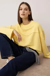 TRENDYOLMİLLA Light Yellow Thick Without Raising Spanish Arm Stitching Detailed relaxed Knitting Sweatshirt