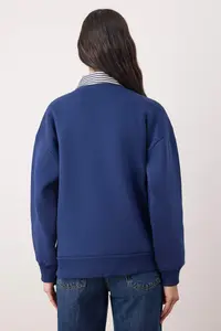 TRENDYOLMİLLA Navy Blue Weaving Garni Detailed Oversized Pattern Polo Shirt Collar Thick Fleece Knitting Sweatshirt - Image 4