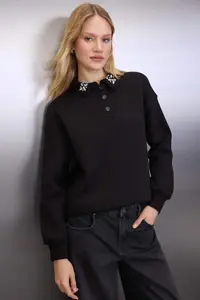 TRENDYOLMİLLA Black Collar Stone Detailed Oversized/Wide Pattern Knitting Sweatshirt