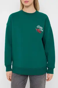 TRENDYOLMİLLA Emerald Green Thick Inside Fleece Pepper Printed Oversized Knitting Sweatshirt - Image 3