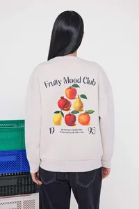 TRENDYOLMİLLA Stone Back Printed Oversized/Wide Pattern Thick Inside Fleece Knitting Sweatshirt - Image 4