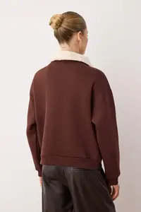 TRENDYOLMİLLA Brown Oversized Pattern Plush Detailed Thick Inside Fleece Knitting Sweatshirt - Image 4