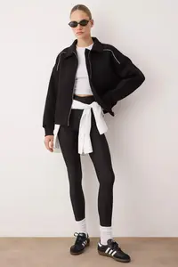 TRENDYOLMİLLA Black Oversized/Wide Pattern Zippered Piping Detailed Knitting Sweatshirt - Image 2