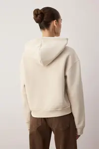 TRENDYOLMİLLA Stone Regular/Normal Pattern Cord Detailed Thick Fleece Inside Knitting Sweatshirt - Image 4