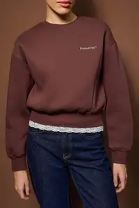 TRENDYOLMİLLA Teen Brown Regular Lace Detailed Slogan Embroidered Thick Fleece Knitting Sweatshirt - Image 3