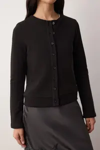 TRENDYOLMİLLA Black buttoned Regular/Normal Pattern Knitting Sweatshirt - Image 3