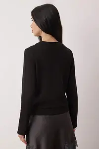 TRENDYOLMİLLA Black buttoned Regular/Normal Pattern Knitting Sweatshirt - Image 4
