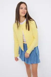 TRENDYOLMİLLA Teen Light Yellow buttoned Regular/Normal Pattern Knitting Sweatshirt - Image 5