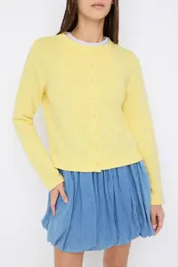 TRENDYOLMİLLA Teen Light Yellow buttoned Regular/Normal Pattern Knitting Sweatshirt - Image 7