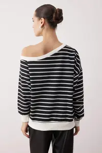 TRENDYOLMİLLA Black Striped Light Shoulder Oversized/Wide Pattern Thin Knitting Sweatshirt - Image 4