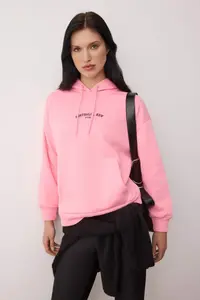 TRENDYOLMİLLA Light Pink Hooded Front and Back Printed Oversized Knitting Sweatshirt - Image 2