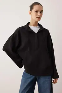 TRENDYOLMİLLA Black Dog collar Zippered and with pocket relaxed/Rahat Pattern Knitting Sweatshirt - Image 2
