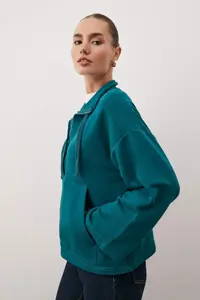 TRENDYOLMİLLA Petrol Dog collar Zippered and with pocket relaxed/Rahat Pattern Knitting Sweatshirt - Image 2