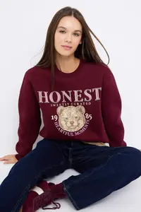 TRENDYOLMİLLA Teen Burgundy Thick Teddy Bear with Fleece Inside Printed Regular/Normal Cut Knitting Sweatshirt