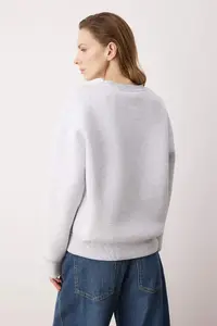 TRENDYOLMİLLA Kar Melange Knitting Sweatshirt - Image 4