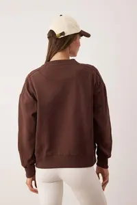 TRENDYOLMİLLA Dark Brown Oversized Pattern Sewing Detailed Knitting Sweatshirt with Fleece Inside - Image 5