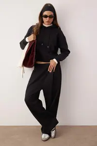 TRENDYOLMİLLA Black Oversized/Wide Pattern Thick Knitting Sweatshirt with Fleece Inside - Image 2