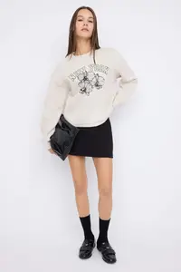 TRENDYOLMİLLA Teen Stone Printed Oversized/Wide Pattern Thick Knitting Sweatshirt with Fleece Inside - Image 2