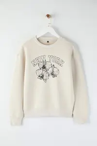 TRENDYOLMİLLA Teen Stone Printed Oversized/Wide Pattern Thick Knitting Sweatshirt with Fleece Inside - Image 5