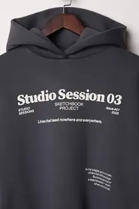 TRENDYOLMİLLA Anthracite Thick Hooded Slogan Printed Boxy Fit Knitting Sweatshirt - Image 7