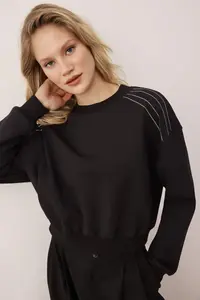 TRENDYOLMİLLA Black Soft Touch Sliver Stone Accessory Detailed Crew Neck Knitting Sweatshirt