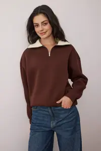TRENDYOLMİLLA Brown Oversized/Wide Pattern Velvet Slogan Zippered Inside Fleece Knitting Sweatshirt - Image 2