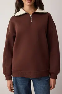 TRENDYOLMİLLA Brown Oversized/Wide Pattern Velvet Slogan Zippered Inside Fleece Knitting Sweatshirt - Image 3