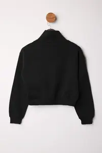 TRENDYOLMİLLA Black Thick Fleece Inside Dog collar Half Patch Zipper Crop Knitting Sweatshirt - Image 7